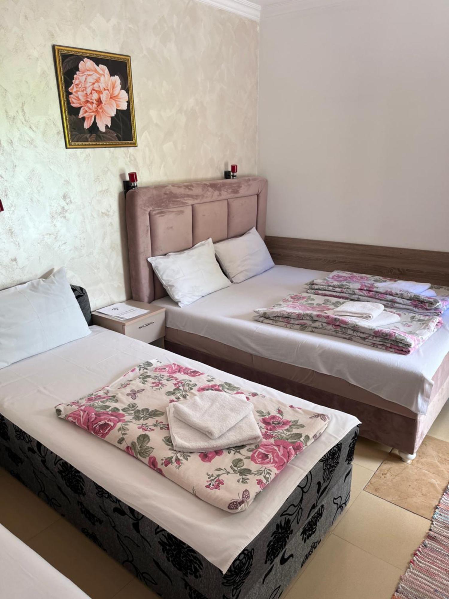 Sobe Sa Sopstvenim Kupatilom Private Rooms Bathroom In Center Novi Sad Exterior photo