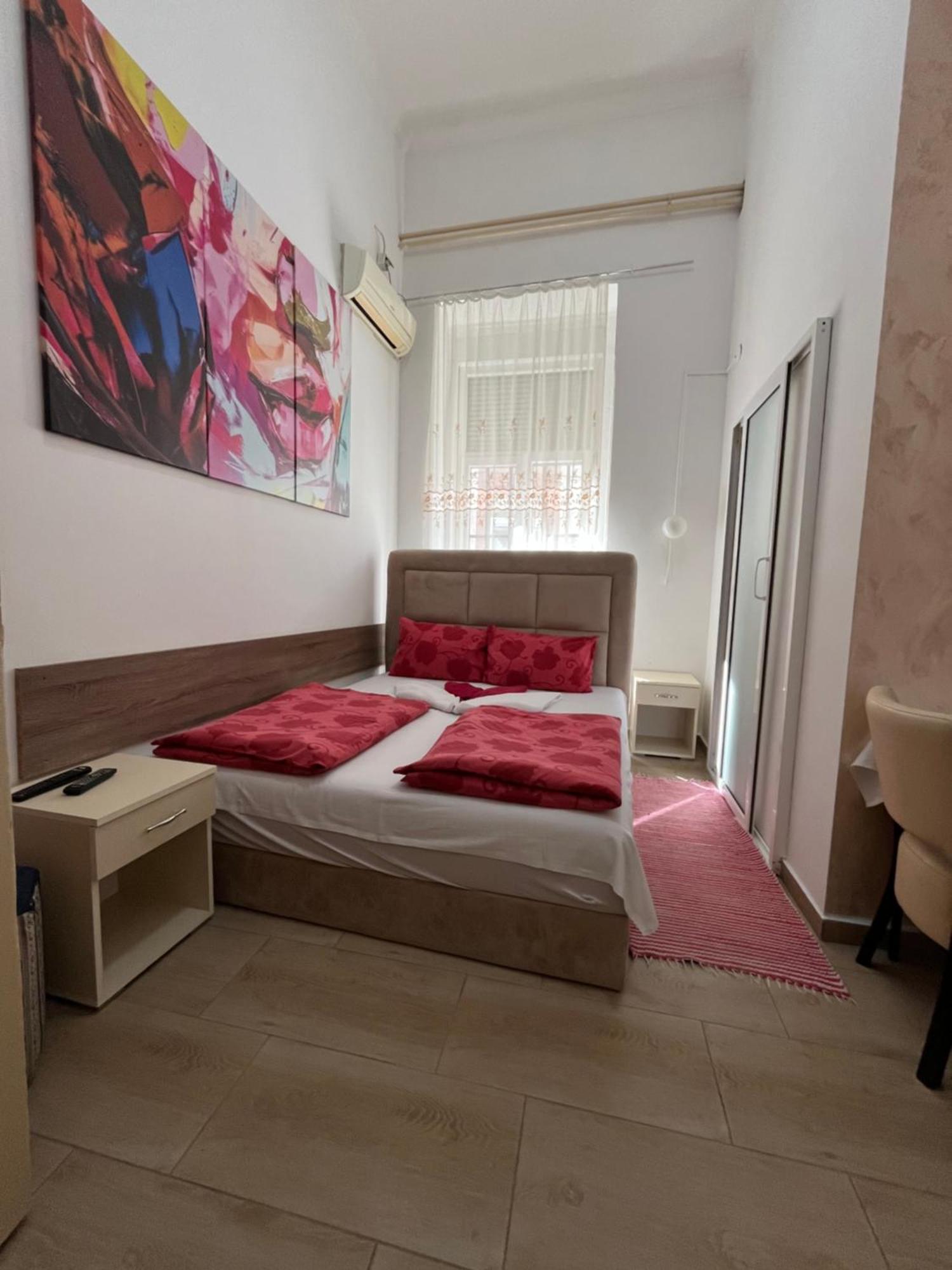 Sobe Sa Sopstvenim Kupatilom Private Rooms Bathroom In Center Novi Sad Exterior photo